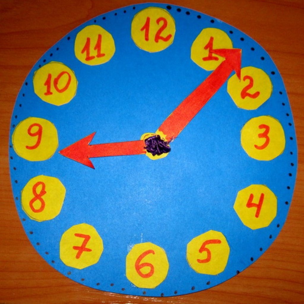 Игры делаем часы. Часы из картона. Часы из картона для детей. Часы детские из картона. Часы из бумаги для детей.