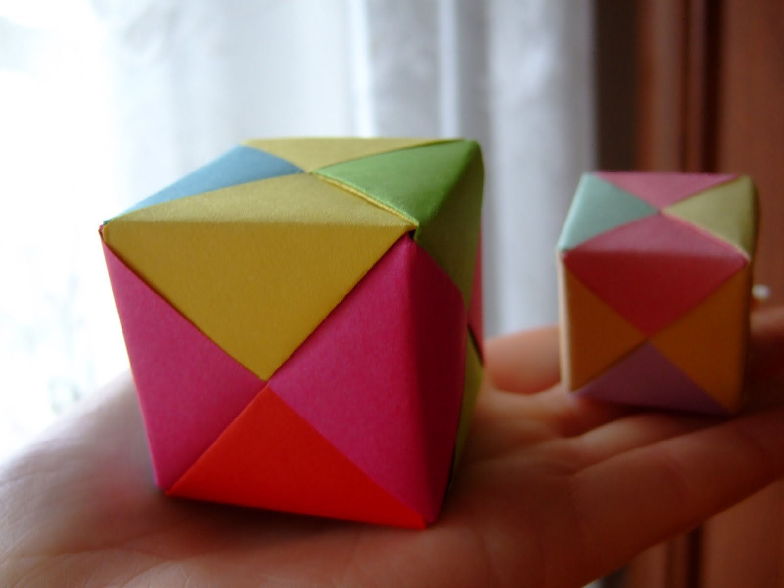 Сделать cube. Куб из бумаги. Оригами куб. Оригами кубик. Модульный куб из бумаги.