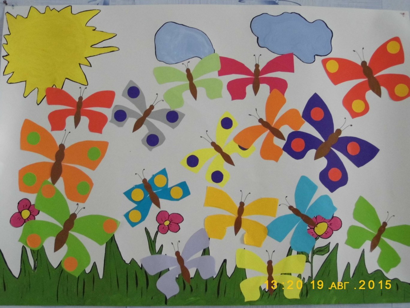 Красивые цветы с элементами аппликации старшая группа. Летняя аппликация. Аппликация из бабочек. Аппликация лето для дошкольников. Летняя аппликация для детей.