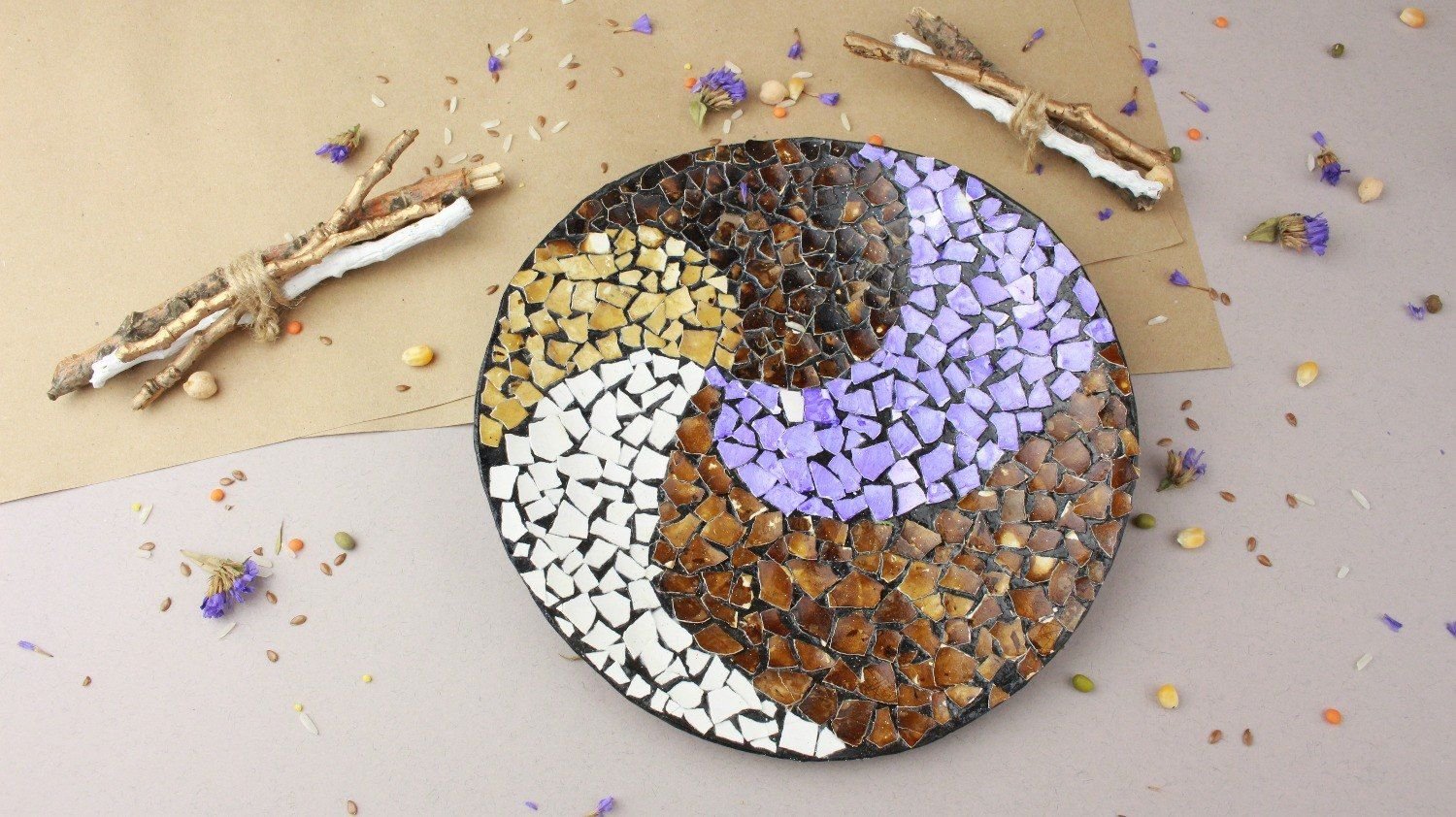 Самодельная тарелка из камней