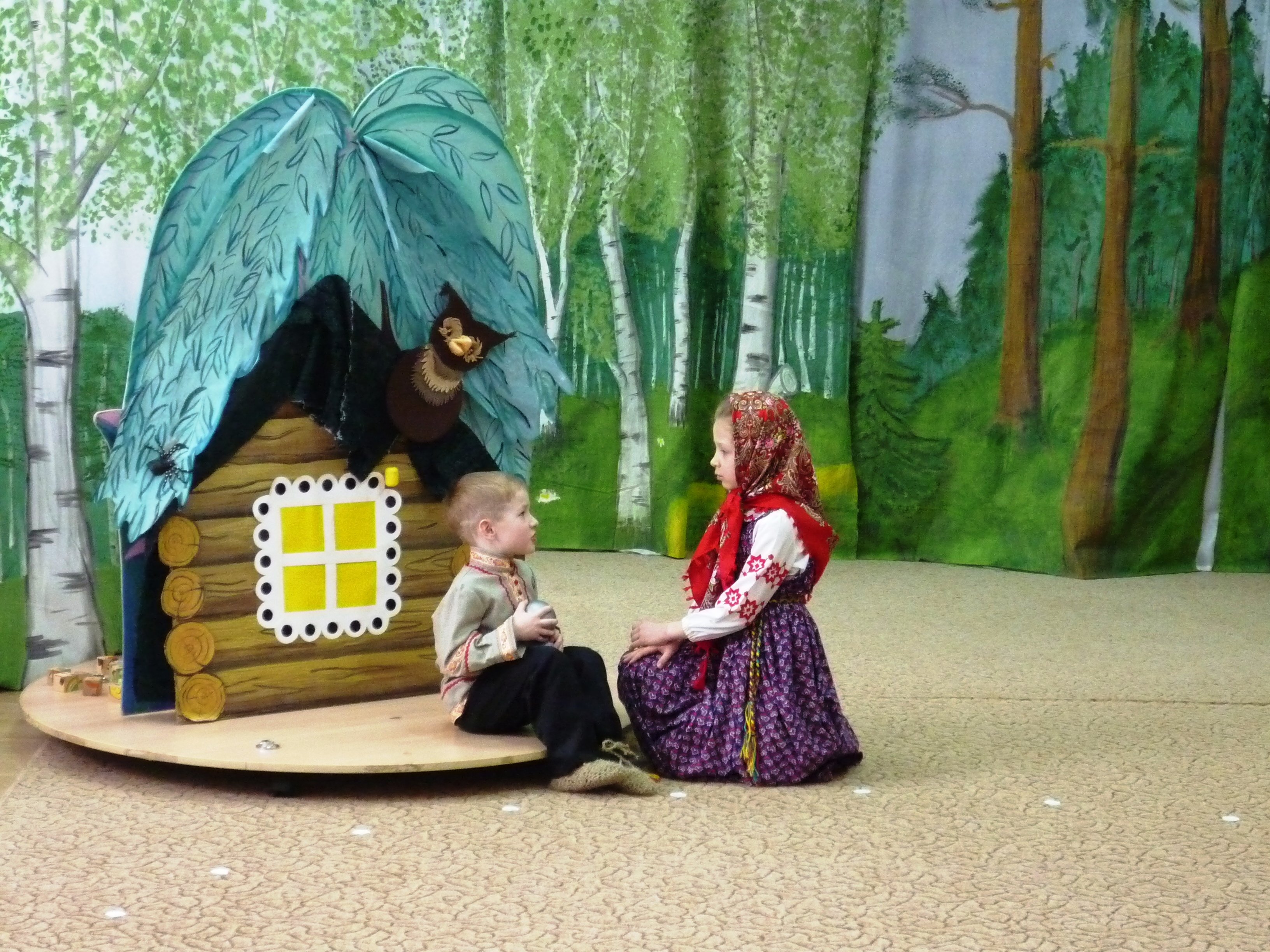 Детский театр сценарии сказок. Сказка гуси лебеди. Постановка сказки гуси лебеди. Сказочные декорации. Декорации для детского спектакля.