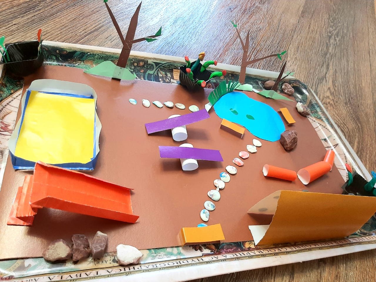 Макет детской игровой площадки «Моя любимая площадка» из бросовых материалов