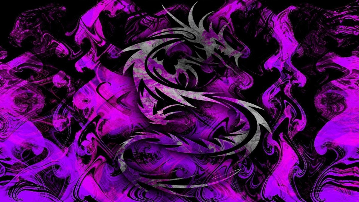 Фиолетовое сердце на черном фоне
