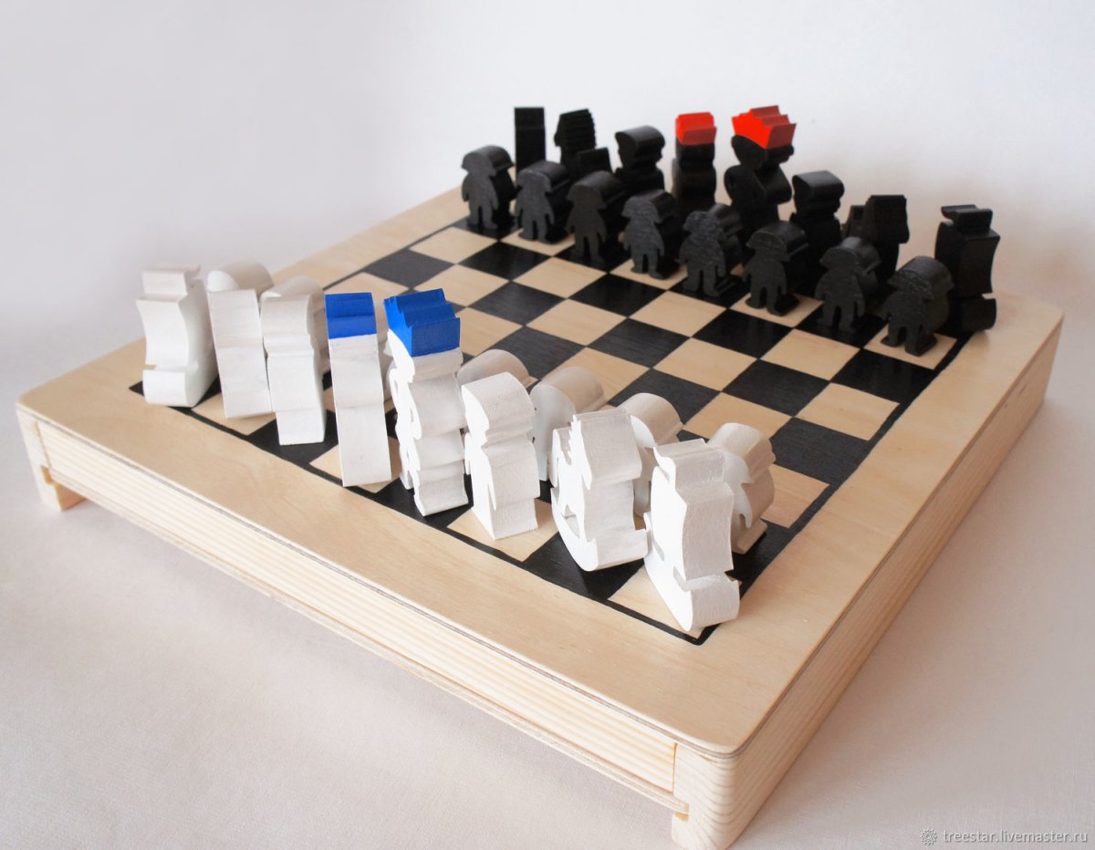 Игрушечные шахматы