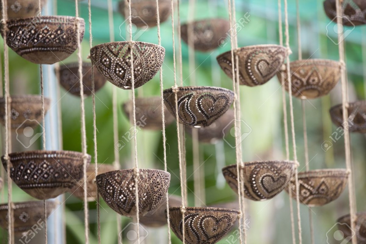 Декор из скорлупы ореха макадамии