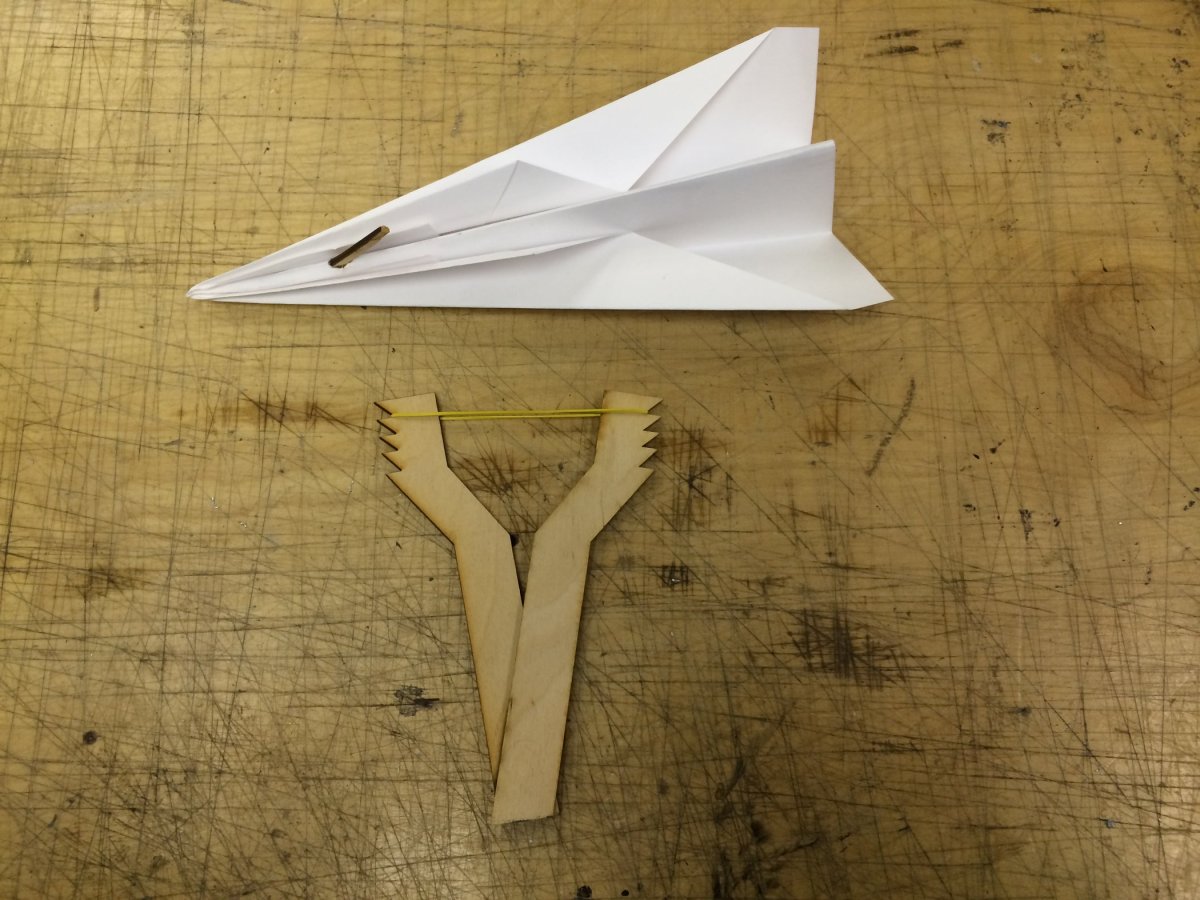 Самолетик с рогаткой из бумаги