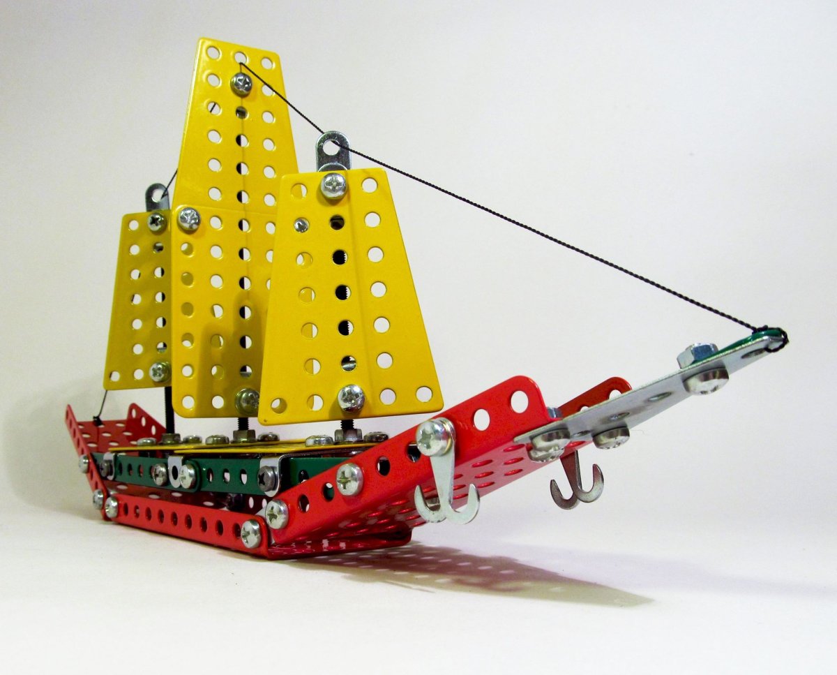 Винтовой конструктор Meccano Tintin 830553 корабль Единорог