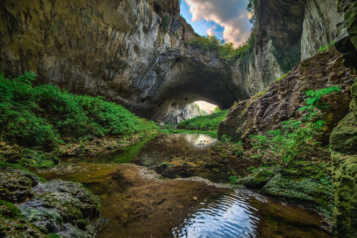 Пещера деветашка болгария