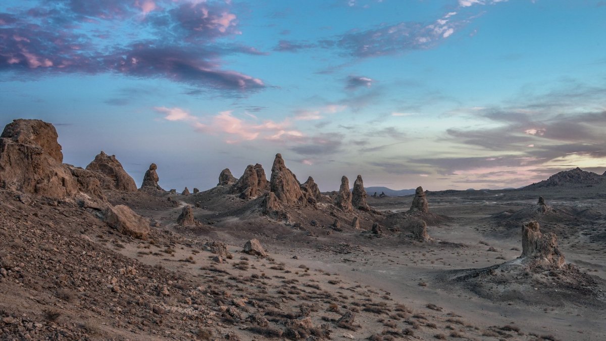 Песчано каменистая пустыня