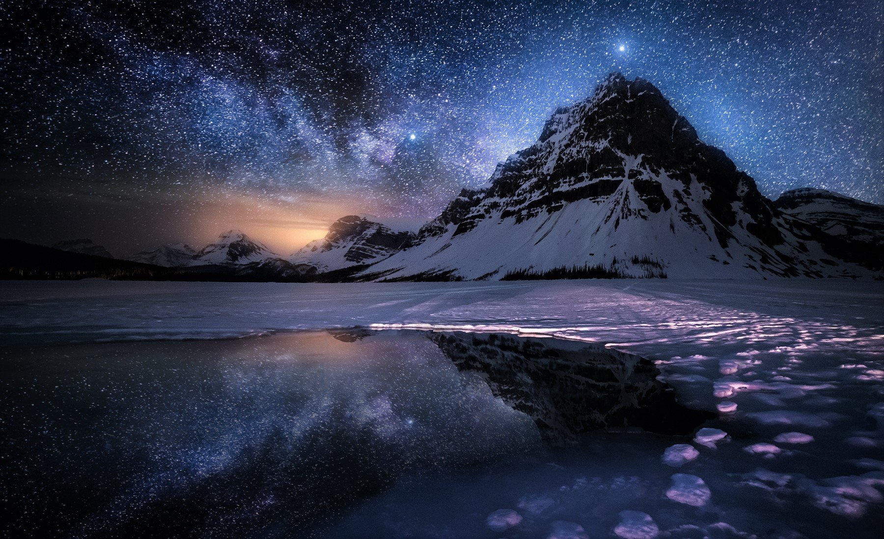 Космос это природа. Горы и звезды. Горы ночью. Звездное небо в горах. Снежные горы ночью.