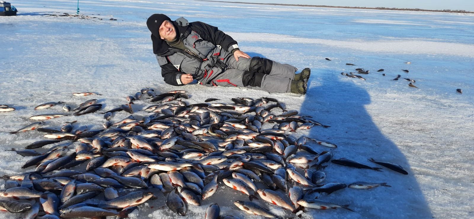 Рыба чудского озера. Чудское озеро рыбалка зимой. Чудское озеро Псков. Зимняя рыбалка на Чудском озере. Чудское озеро Псковская область зимой.