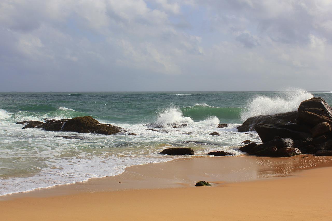 Шри ланку омывает какой. Индийский океан Шри Ланка. Шри Ланка океан пляж. Побережье индийского океана Шри Ланка. Негомбо Шри Ланка.