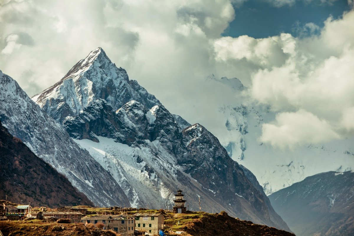 Гора манаслу непал