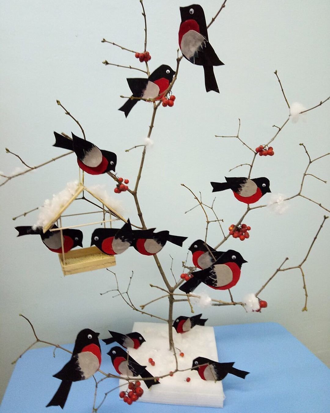 Гнездо с птичками — поделка из природного материала, фетра и бумаги
