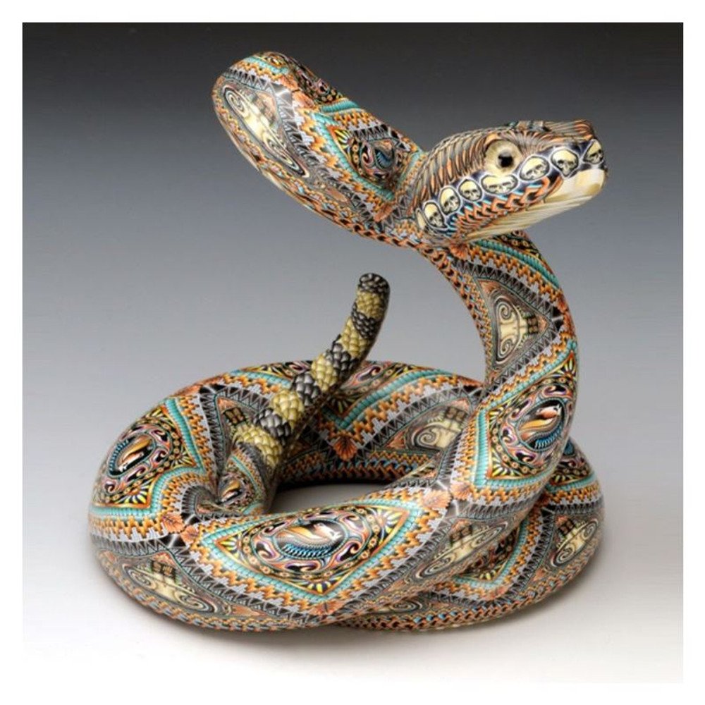 Из чего сделан змей. Зея из полимерной глины. Змея из полимерной глины. Змейка из глины. Змея скульптура.
