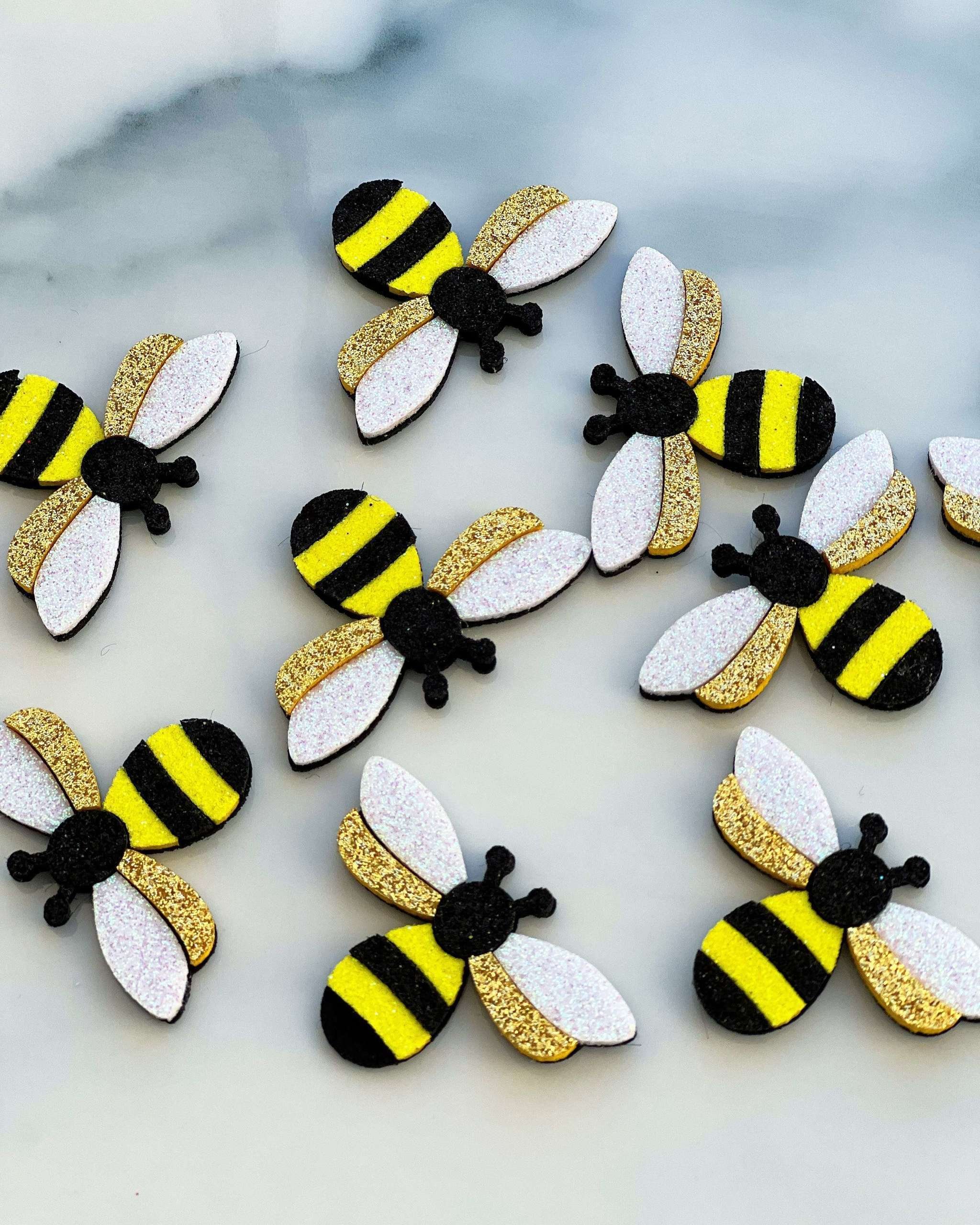 Публикация «Улей с пчелами из пластиковых бутылок» размещена в разделах