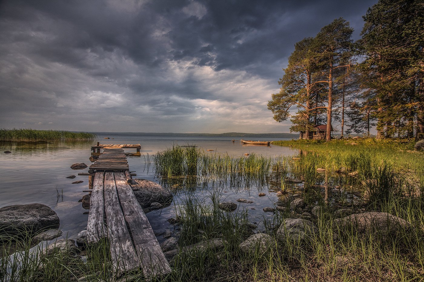 Онега онежское озеро. Озеро Онега Карелия. Природа Карелии Онежское озеро. Онежское озеро Петрозаводск.