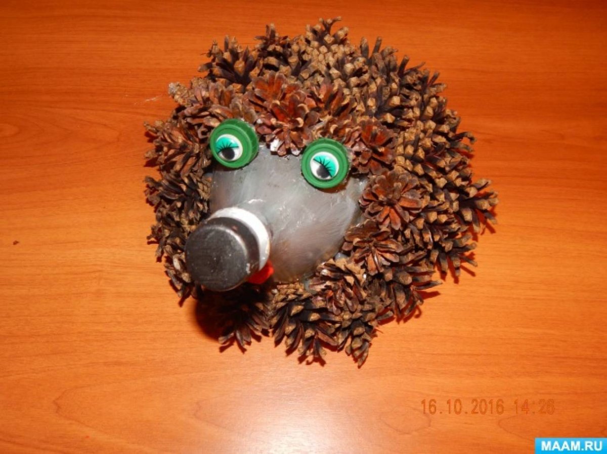 Еж из бросового материала