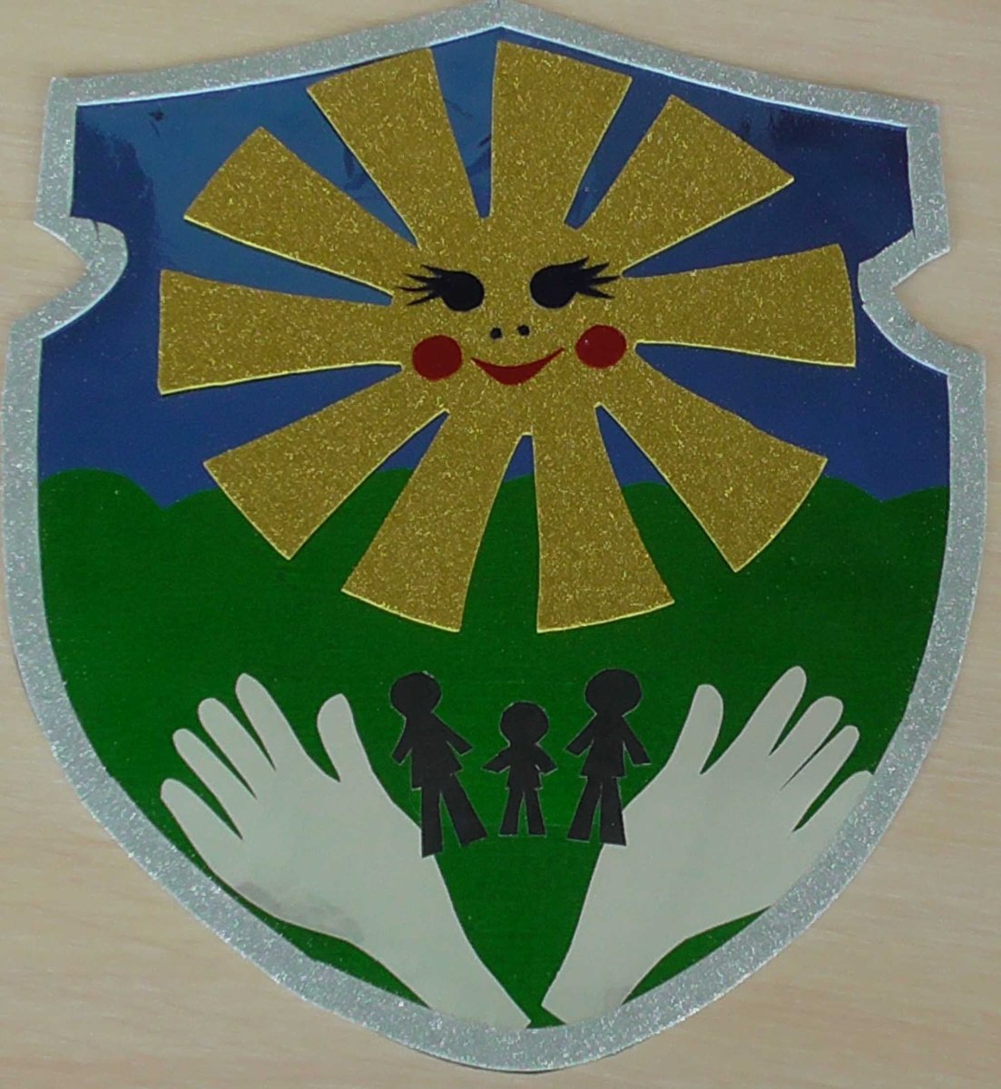 Эмблема школы поделка