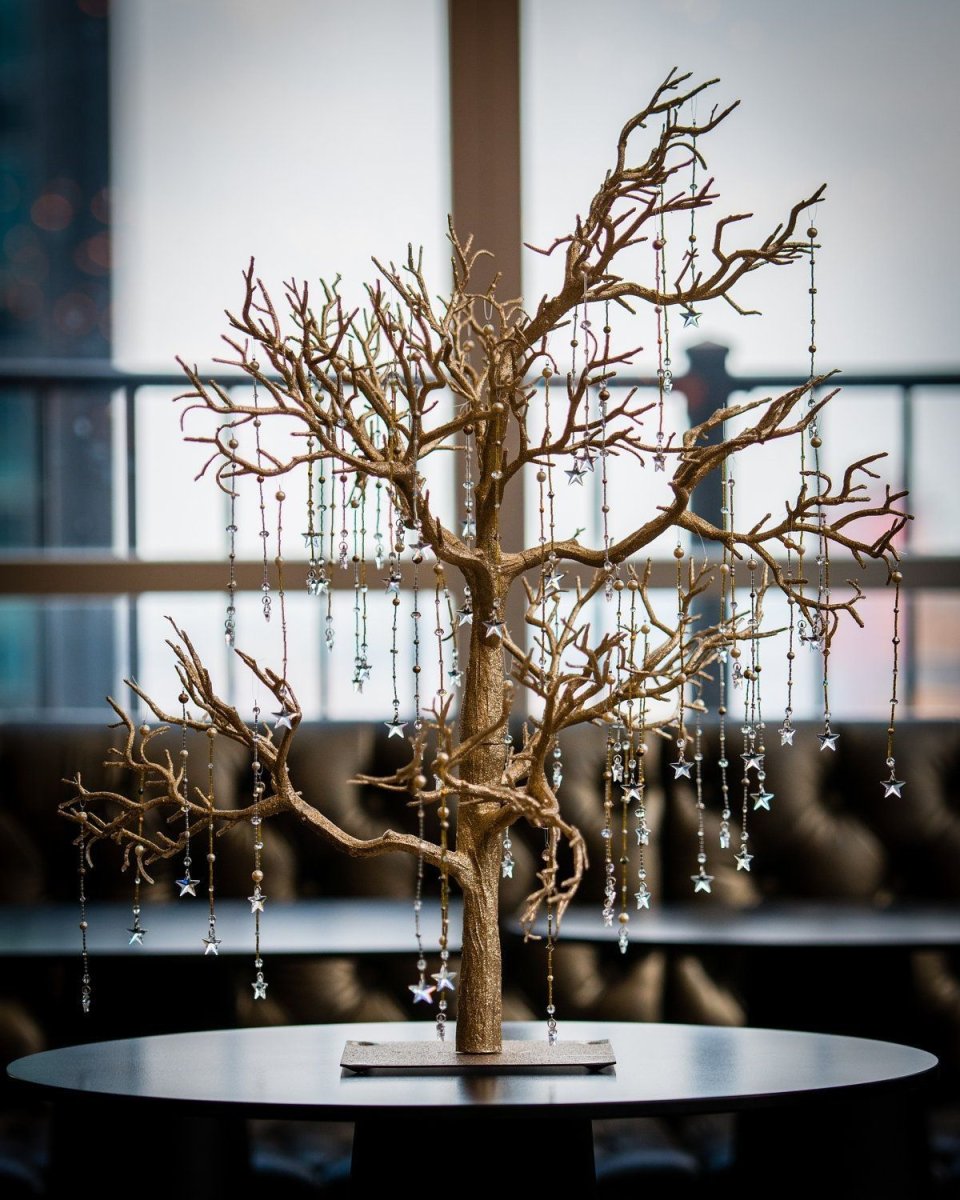 Дерево из веток