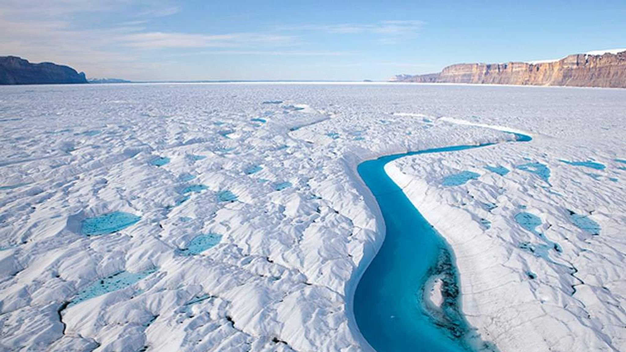 Бассейн северного ледовитого океана реки впр. Ледник Петермана в Гренландии. Ледяной каньон Гренландия. Река Петерманн, Гренландия\. Голубая река Гренландия.