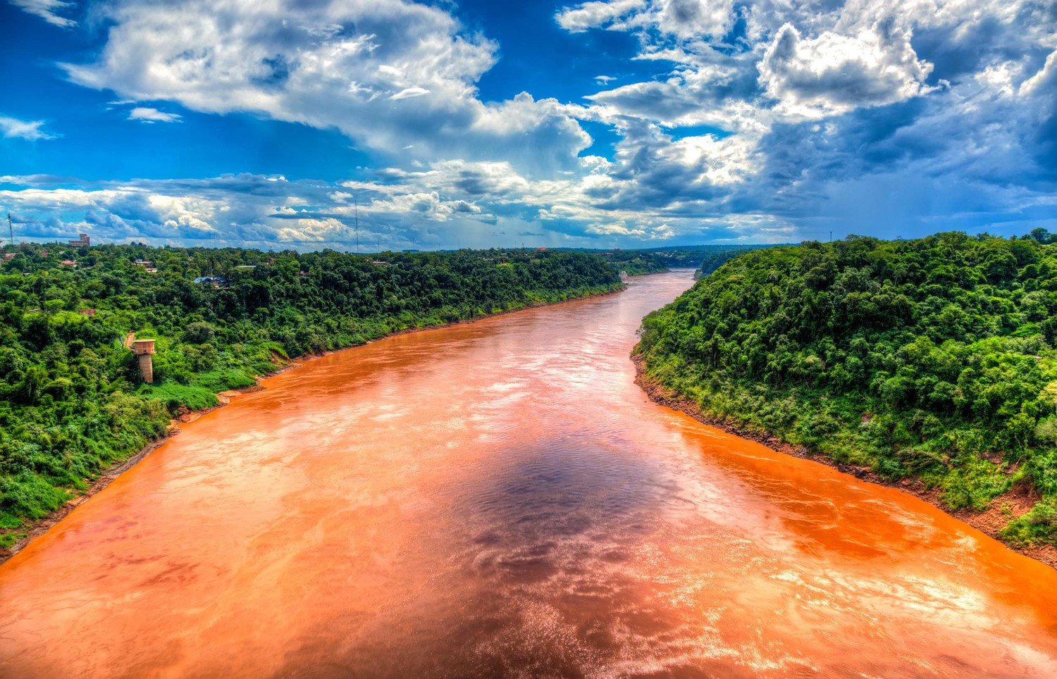 Реки и озера бразилии 7 класс. Река Игуасу Бразилия. Река Парана Бразилия. Водопады амазонки.