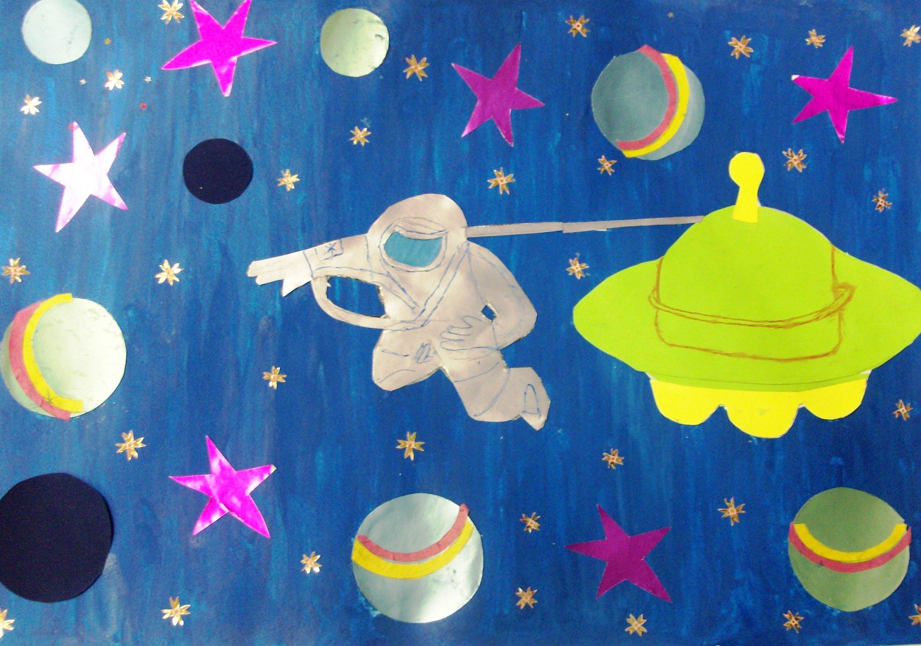 Работы ко дню космонавтики в детский сад. Аппликация космос для детей. Поделки на тему космос. Поделки на космическую тему. Космос глазами детей поделки.