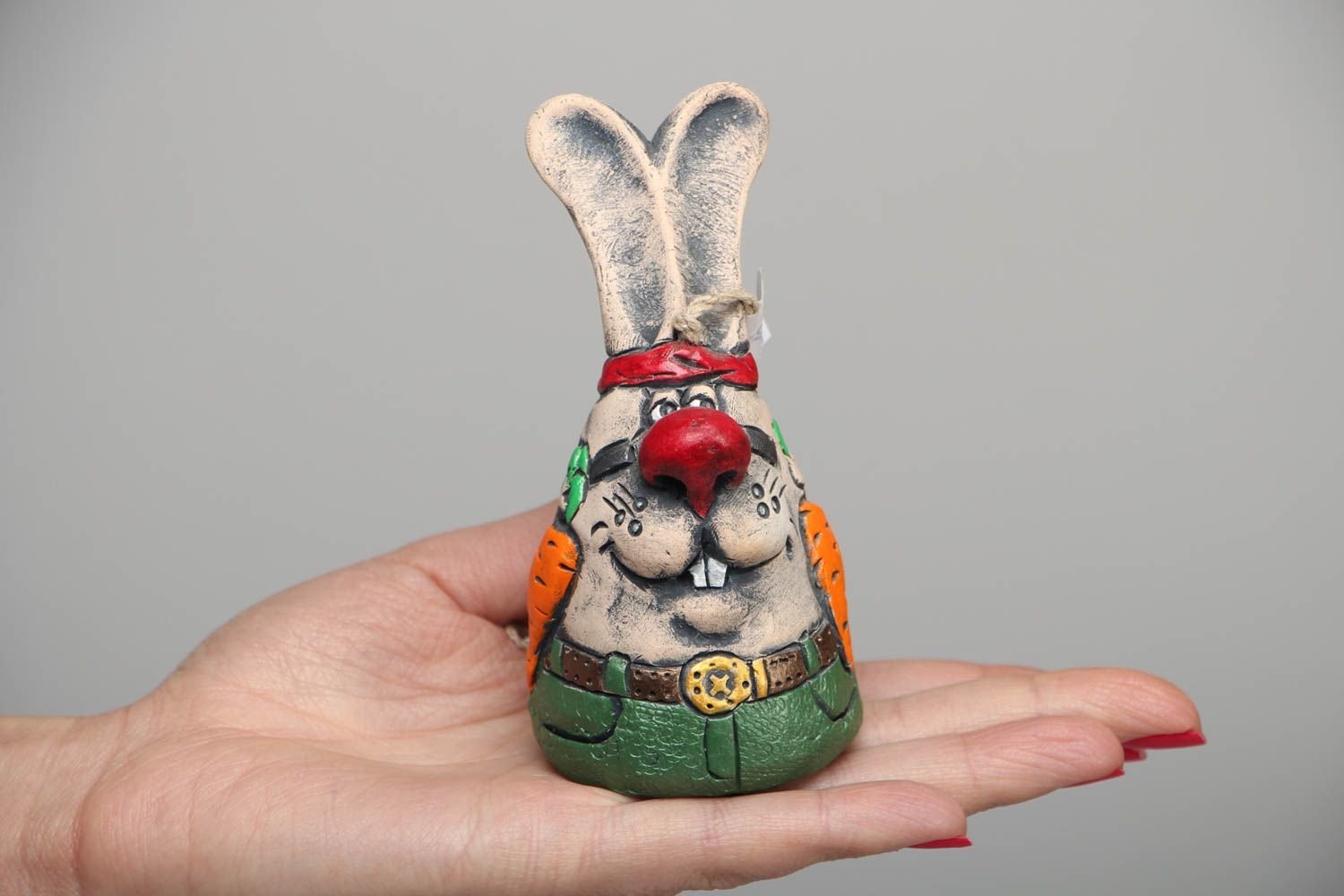 Зайчик из глины. Зайцы глина керамика. Сувениры из папье маше. Керамическая игрушка заяц. Глиняный заяц.