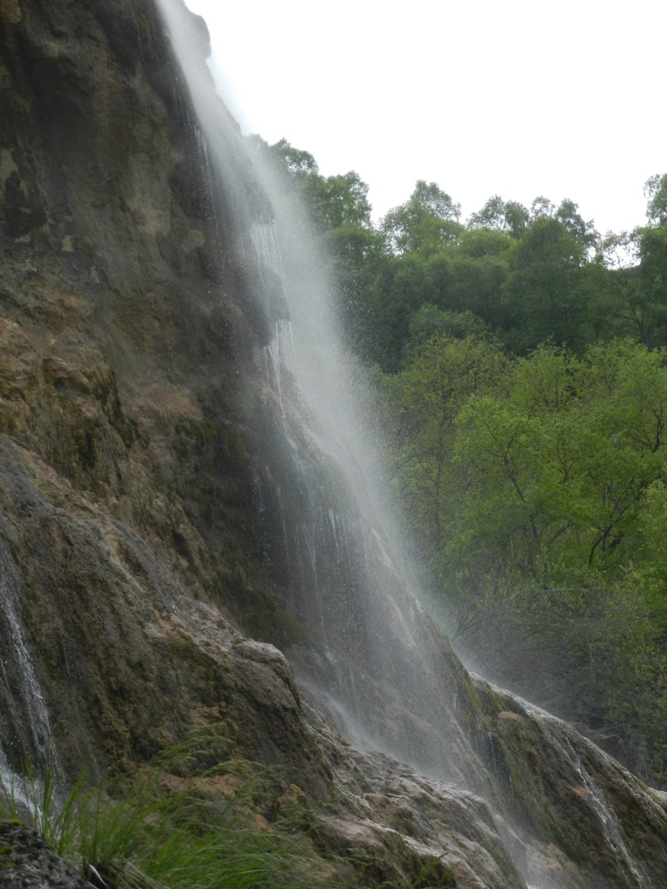Тысяча водопадов. Водопад Гедмишх. Водопад Гедмишх Кабардино Балкария. Царские водопады Гедмишх или водопад «тысячи струй». Водопад 1000 струй.