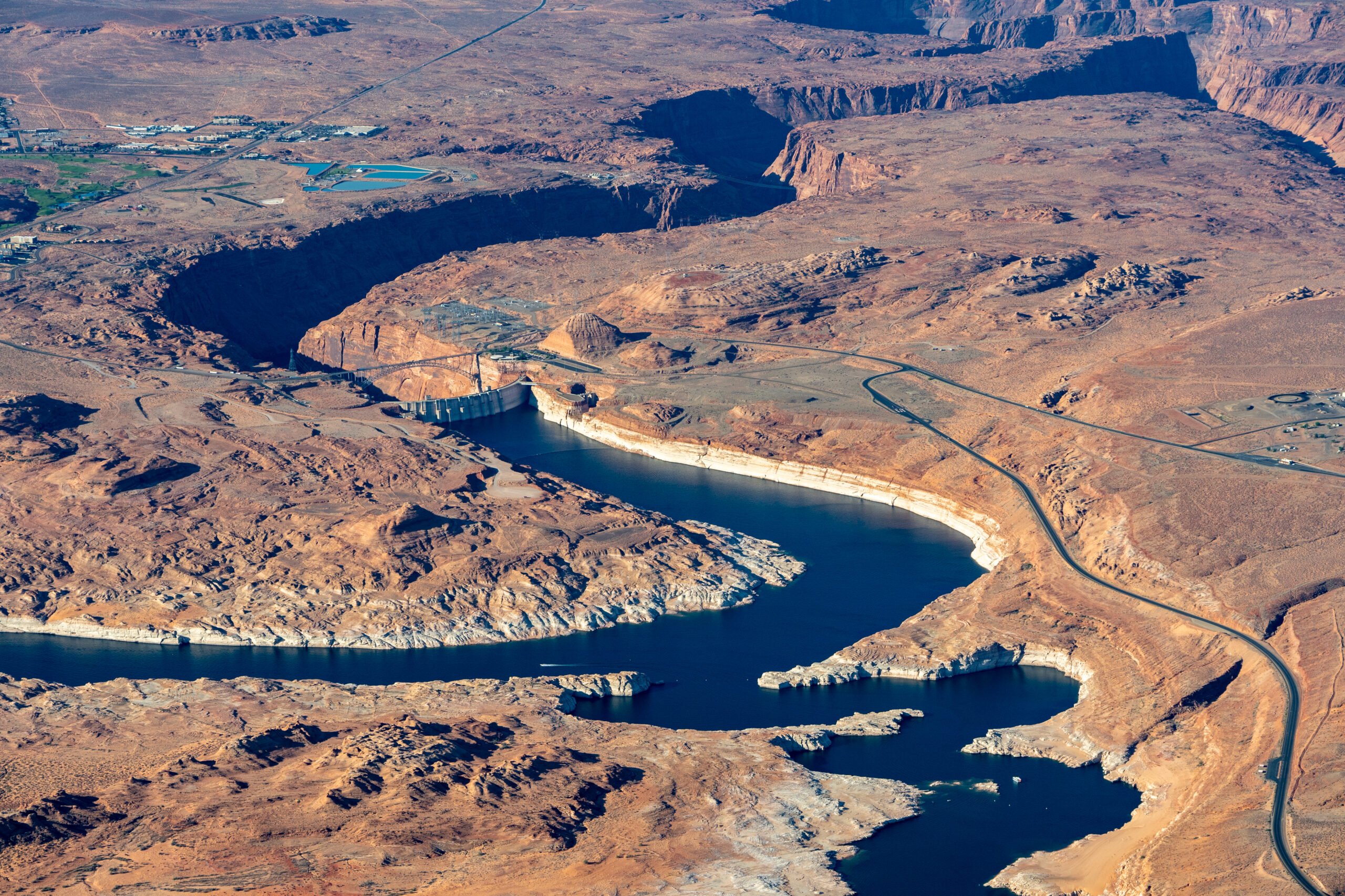 Направление реки колорадо. Река Колорадо Невада. Река Колорадо мелеет. Река Колорадо пересохла США. Обмелевшая река Колорадо.