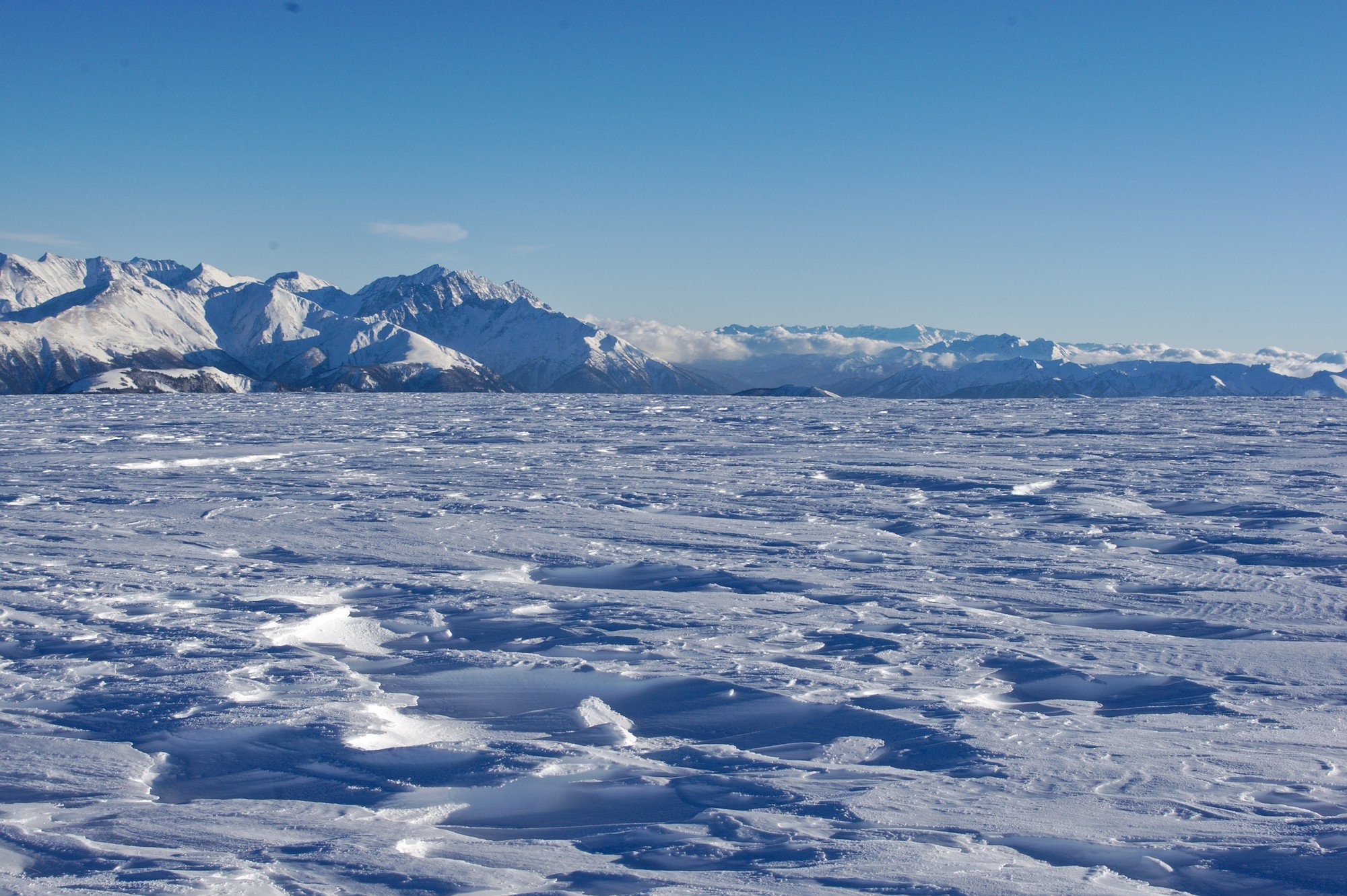 Ледовый россия. Арктика тундра Ледяная пустыня Гренландия. Арктические и субарктические пустыни. Арктические пустыни и Ледяная зона. Полярная Арктическая пустыня.