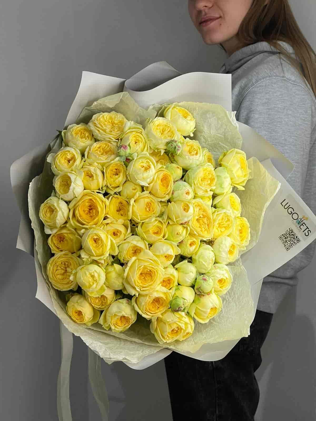 Купить розы в севастополе. Букет желтых пионовидных роз. 19 Пионовидных роз букет.