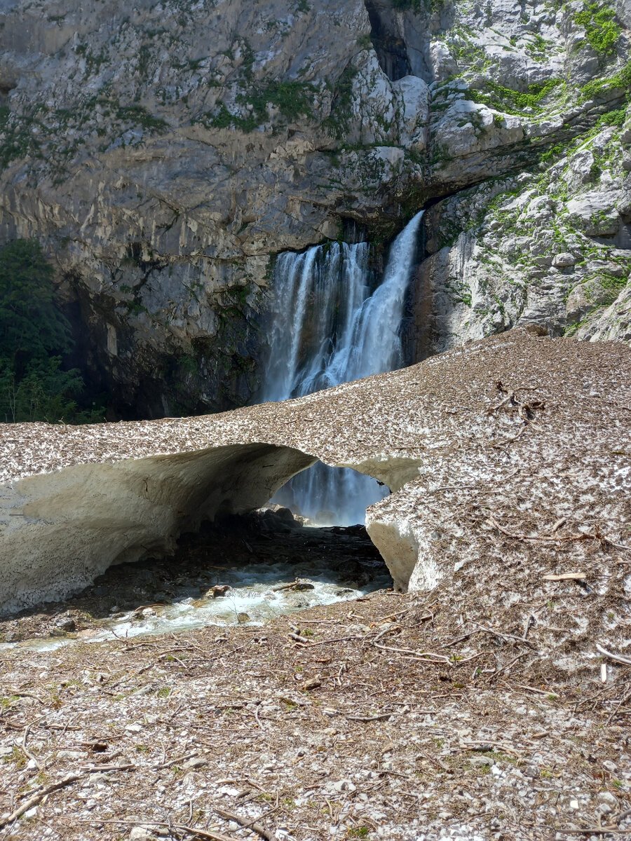 Гупский водопад в абхазии