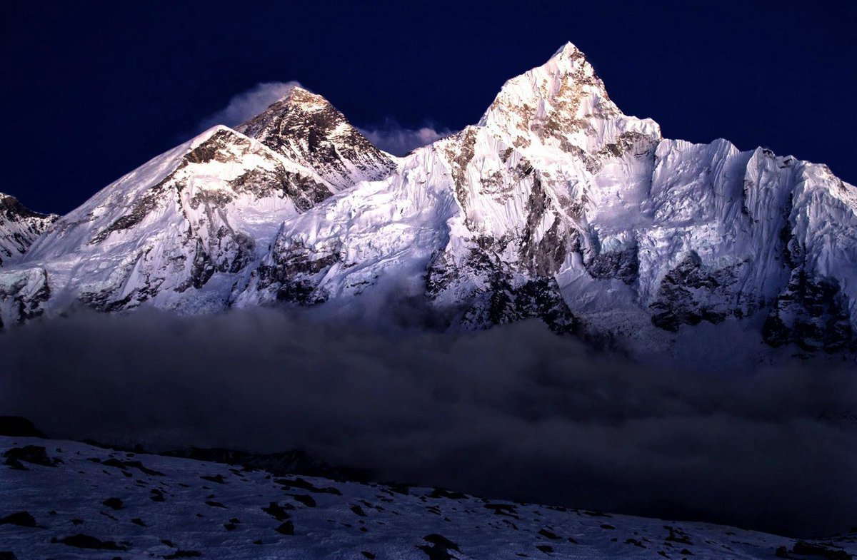 Самая высокая гора в мире эверест
